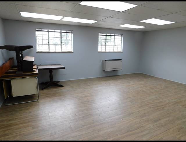 90M² OFFICE TO LET IN FERNDALE